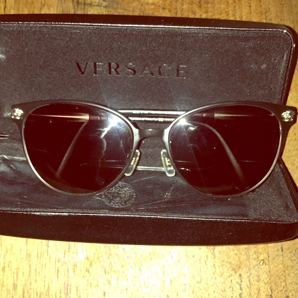 Versace shade